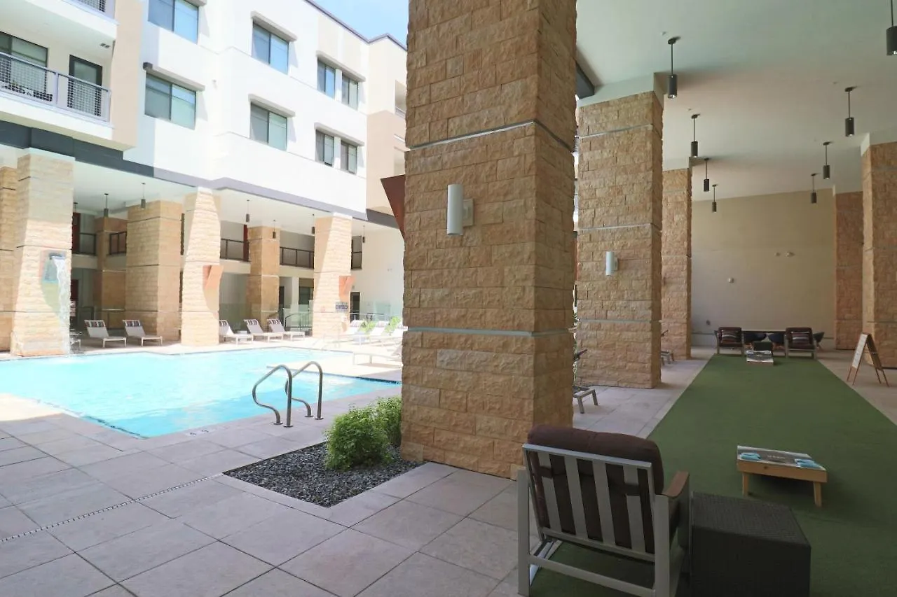 Private Rooftop Terrance - King Beds - Walk Score 81 & Parking 4014 Scottsdale Apartment