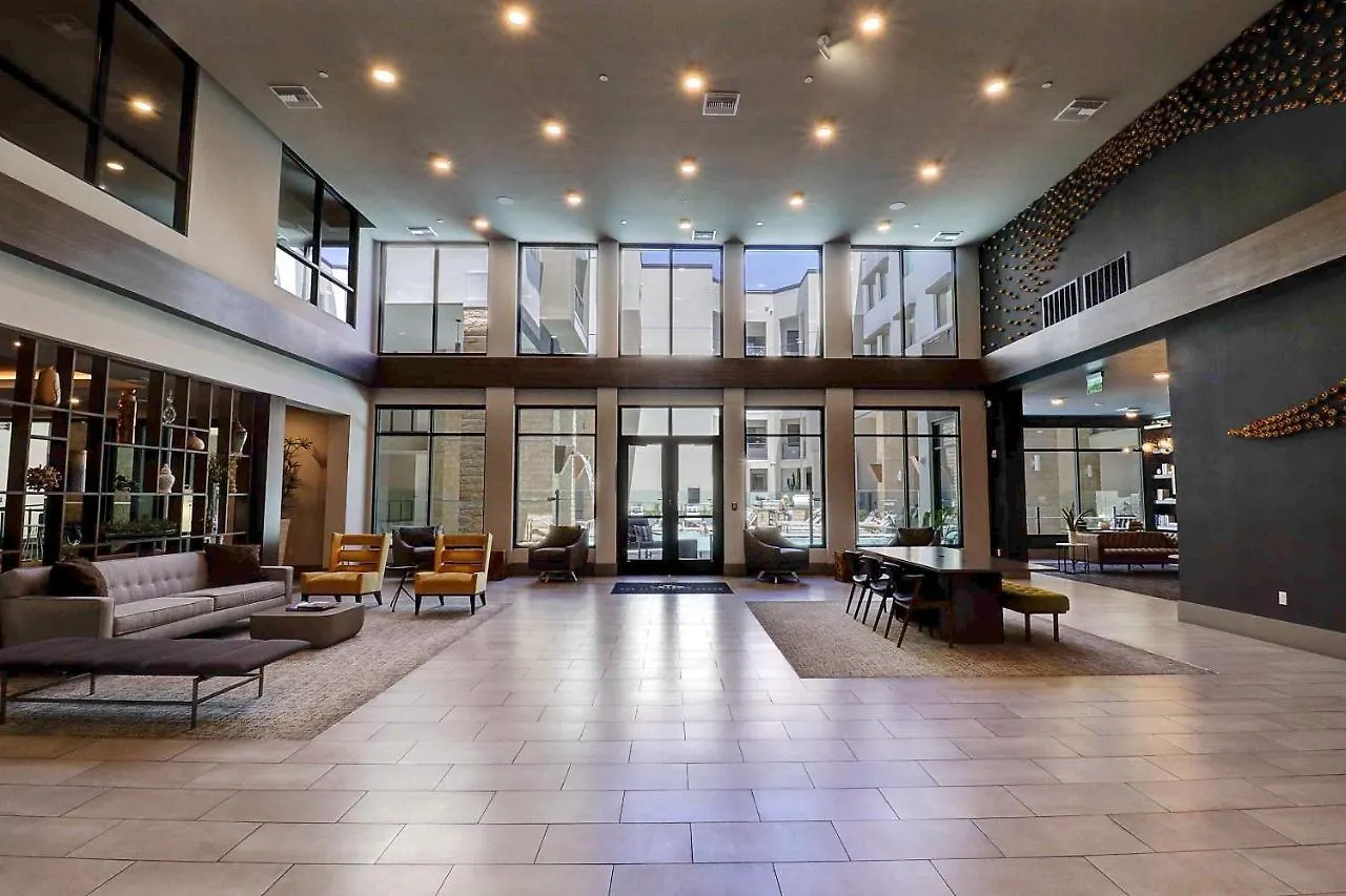 Private Rooftop Terrance - King Beds - Walk Score 81 & Parking 4014 Scottsdale Apartment